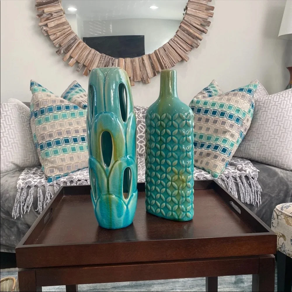 Decor - Picture 3 of 4
